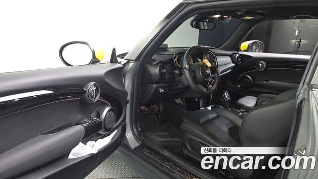 Mini Cooper Electric 2022 — ფოტო 12/20