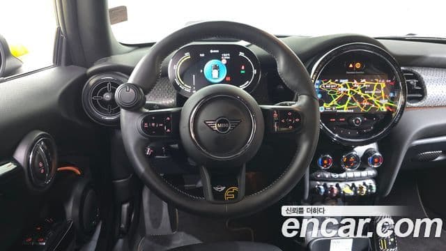 Mini Cooper Electric 2022 — ფოტო 15/20