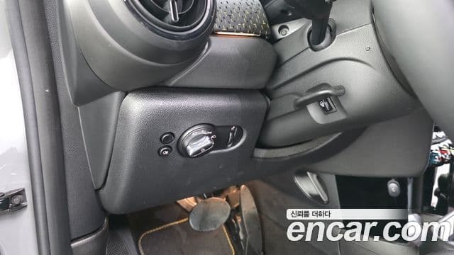 Mini Cooper Electric 2022 — ფოტო 8/20