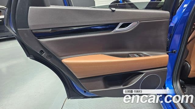 Genesis G80 2021 — Şəkil 29/30