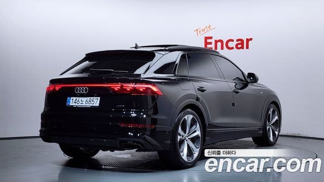 Audi Q7 2025 — Фото 2/20
