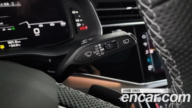 Audi Q8 2025 — Photo 31/36
