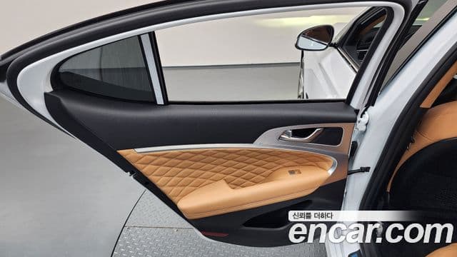 Genesis G70 2023 — Şəkil 17/34