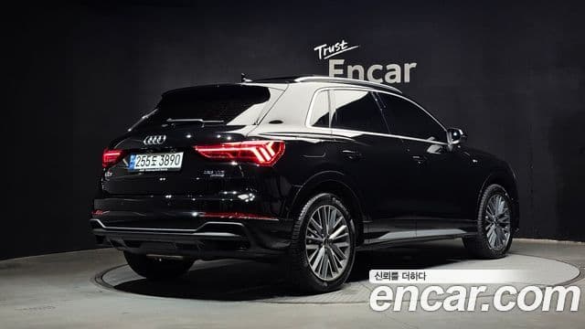 Audi Q3 2023 — Фото 1/20