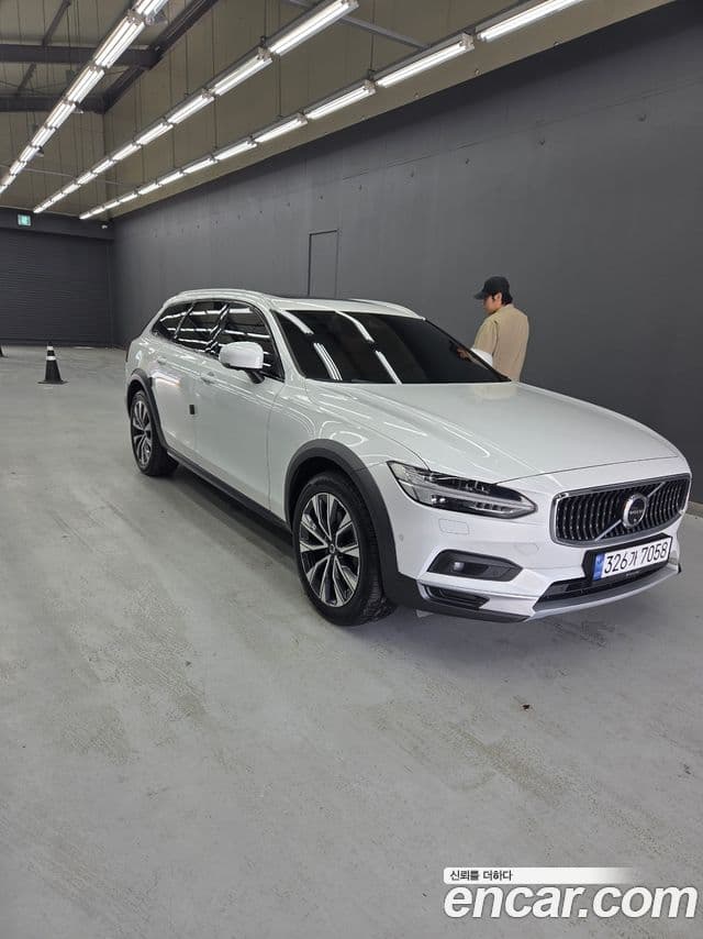 Volvo V90 Cross Country 2020 — ფოტო 7/14