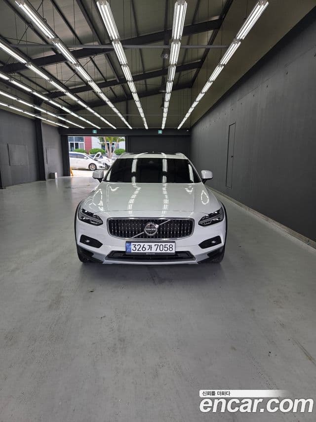 Volvo V90 Cross Country 2020 — ფოტო 3/14