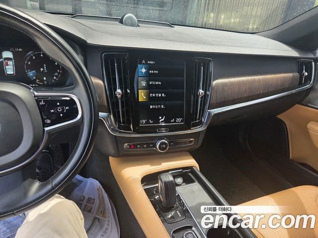 Volvo V90 Cross Country 2020 — ფოტო 9/14