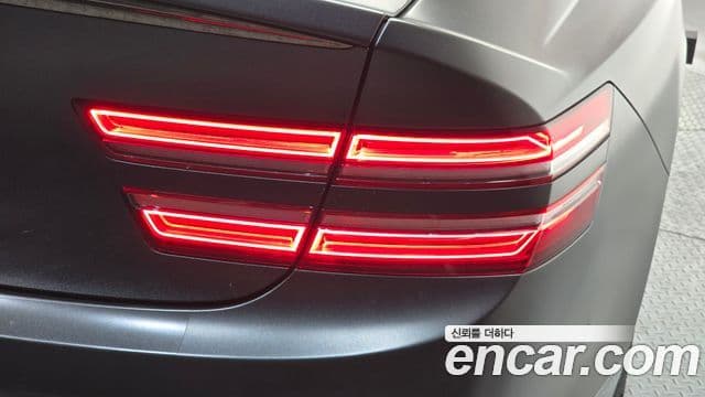 Genesis G80 2023 — Şəkil 8/31