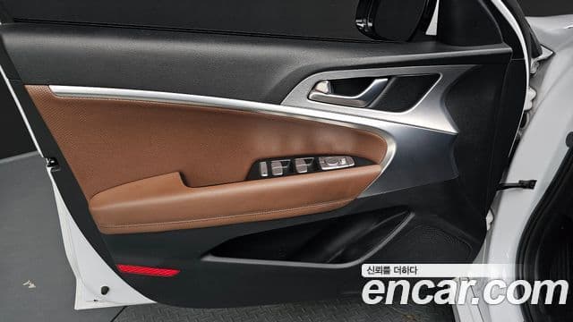 Genesis G70 2019 — Photo 29/32