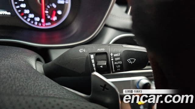Genesis G70 2019 — Photo 21/32