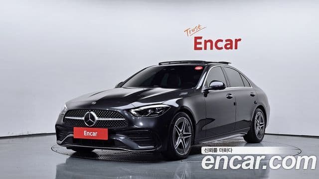 Mercedes-Benz C-Class 2025 — Photo 8/32