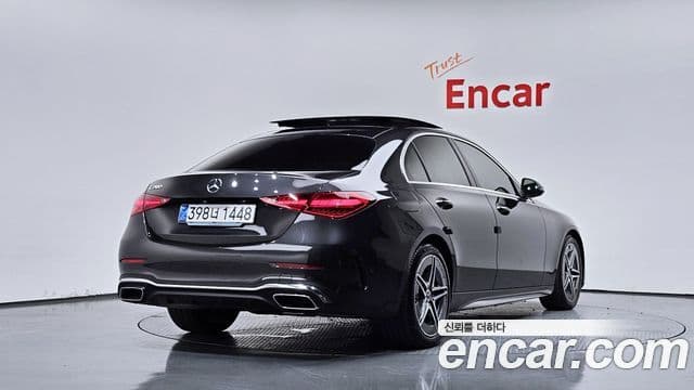 Mercedes-Benz C-Class 2025 — Photo 25/32