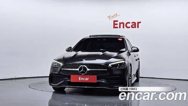 Mercedes-Benz C-Class 2025 — Photo 13/32