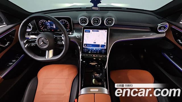 Mercedes-Benz C-Class 2025 — Photo 23/32