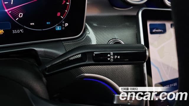 Mercedes-Benz C-Class 2025 — Photo 26/32