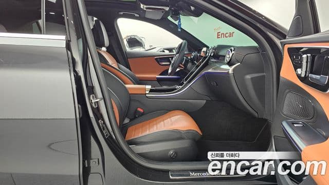 Mercedes-Benz C-Class 2025 — Photo 14/32