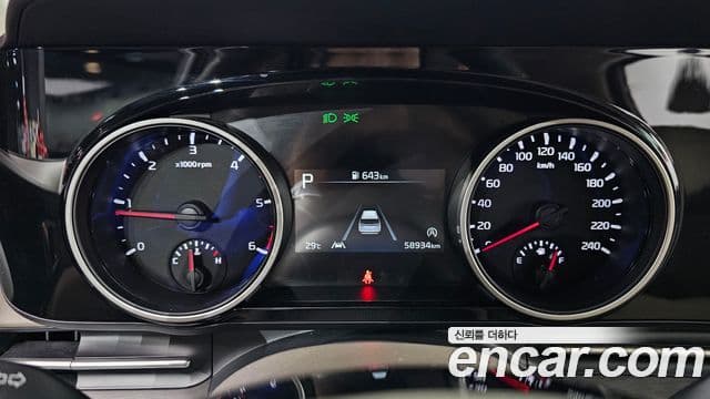 Kia Carnival 2020 — Фото 8/20