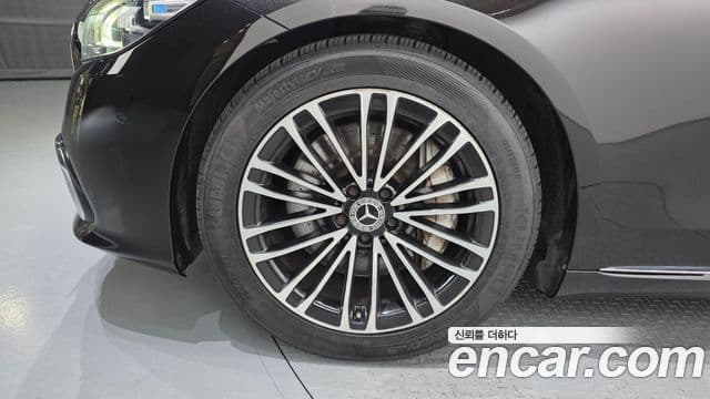 Mercedes-Benz S-Class 2021 — Photo 15/35