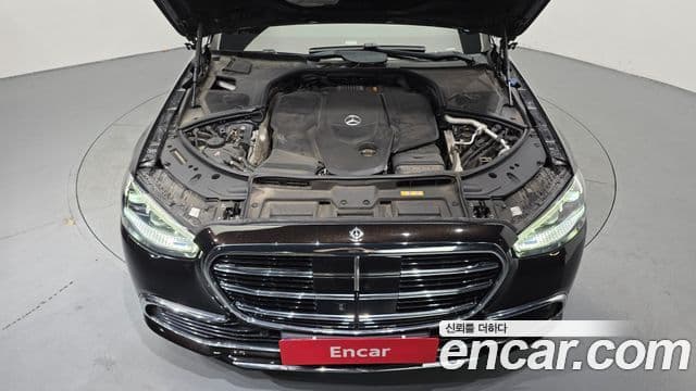 Mercedes-Benz S-Class 2021 — Photo 18/35