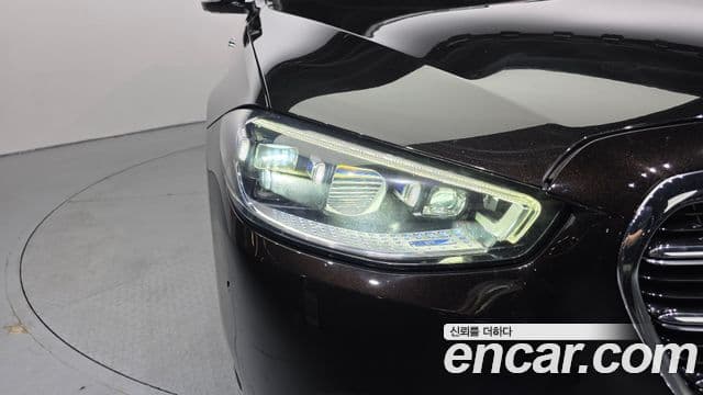 Mercedes-Benz S-Class 2021 — Photo 29/35