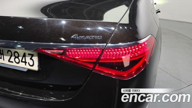 Mercedes-Benz S-Class 2021 — Photo 10/35