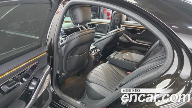 Mercedes-Benz S-Class 2021 — Photo 11/35
