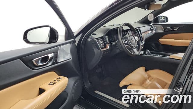 Volvo V60 Cross Country 2021 — Фото 10/20