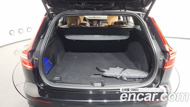 Volvo V60 Cross Country 2021 — Şəkil 27/36