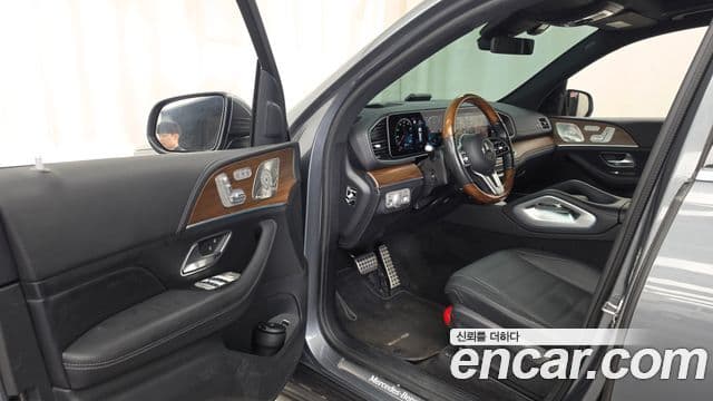 Mercedes-Benz GLS-Class 2021 — Фото 10/20
