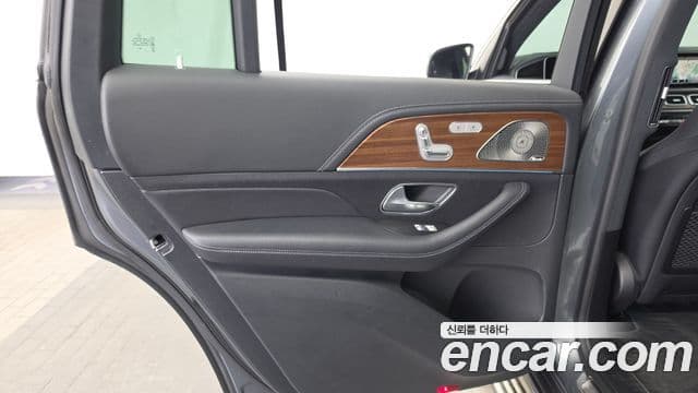 Mercedes-Benz GLS-Class 2021 — Şəkil 18/34