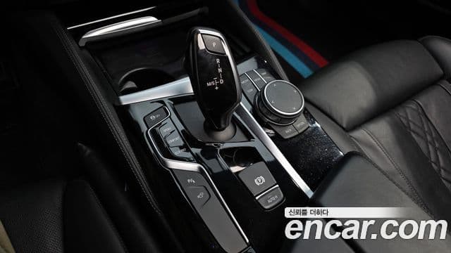 BMW 5 Series 2019 — Фото 9/20