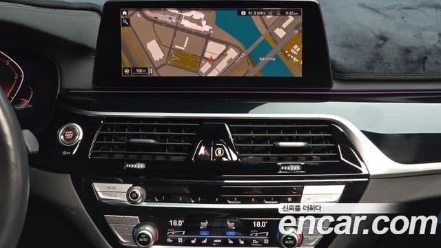 BMW 5 Series 2019 — Фото 14/20
