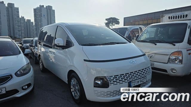 Hyundai Staria 2023 — Фото 1/12