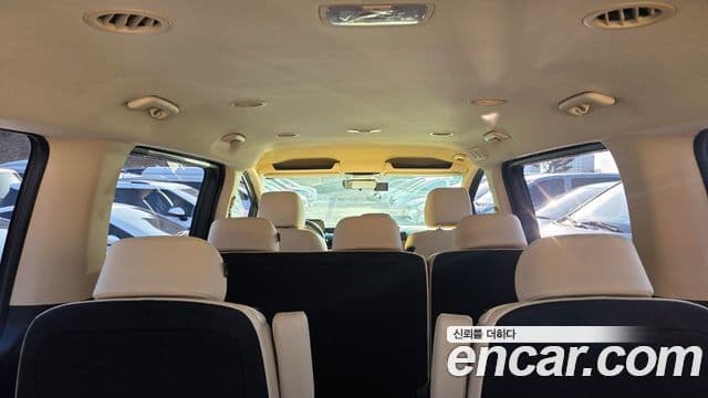 Hyundai Staria 2023 — Фото 2/12