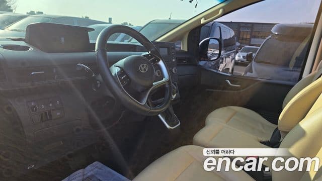 Hyundai Staria 2023 — Фото 3/12