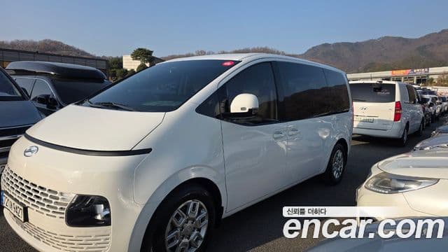 Hyundai Staria 2023 — Фото 8/12