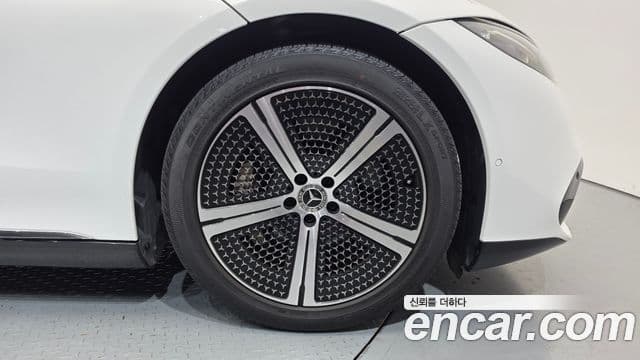 Mercedes-Benz EQS 2022 — ფოტო 16/32