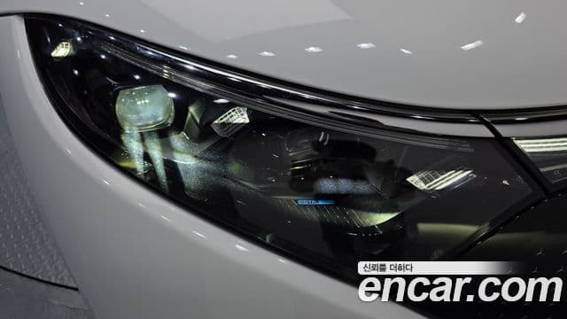 Mercedes-Benz EQS 2022 — ფოტო 28/32