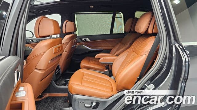 BMW X7 2024 — Фото 12/20