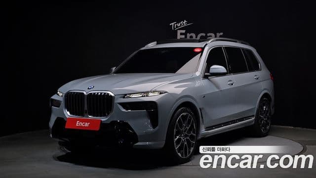 BMW X7 2025 — Фото 1/20
