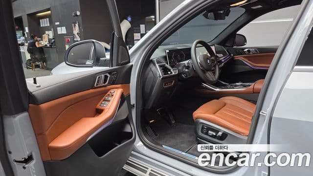 BMW X7 2025 — Фото 10/20