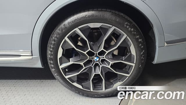 BMW X7 2025 — Photo 10/30