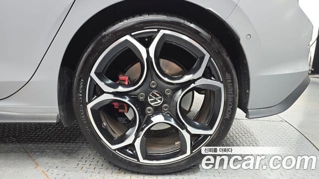 Volkswagen Golf 2025 — ფოტო 6/31