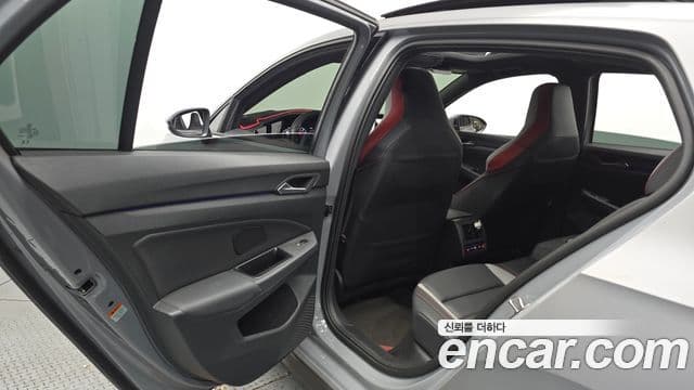 Volkswagen Golf 2025 — ფოტო 15/31