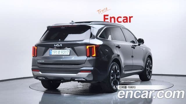 Kia Sorento 2024 — Фото 2/20