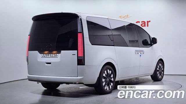 Hyundai Staria 2025 — Фото 2/20