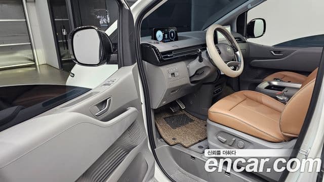 Hyundai Staria 2025 — Фото 10/20
