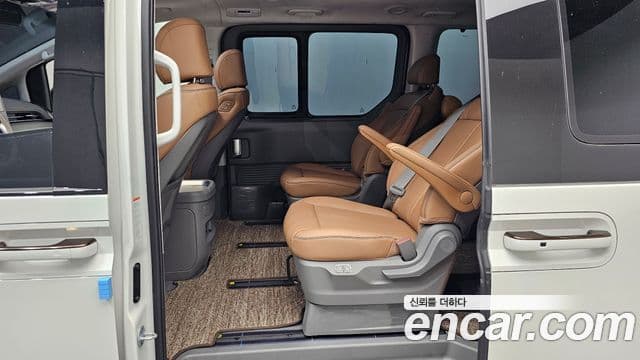 Hyundai Staria 2025 — Фото 12/20