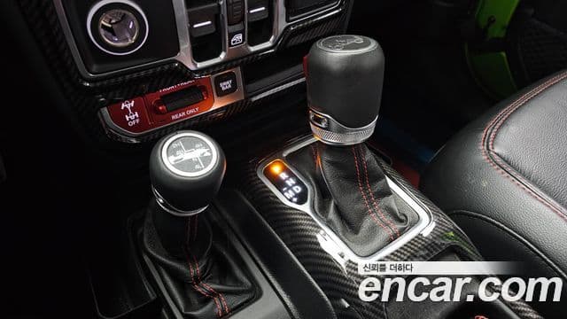 Jeep Wrangler 2018 — Şəkil 8/20