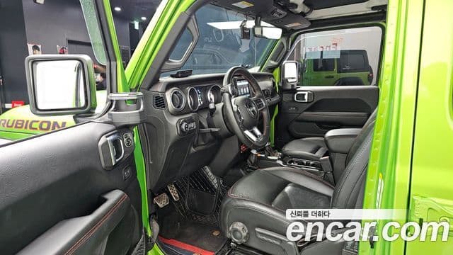 Jeep Wrangler 2018 — Şəkil 19/20